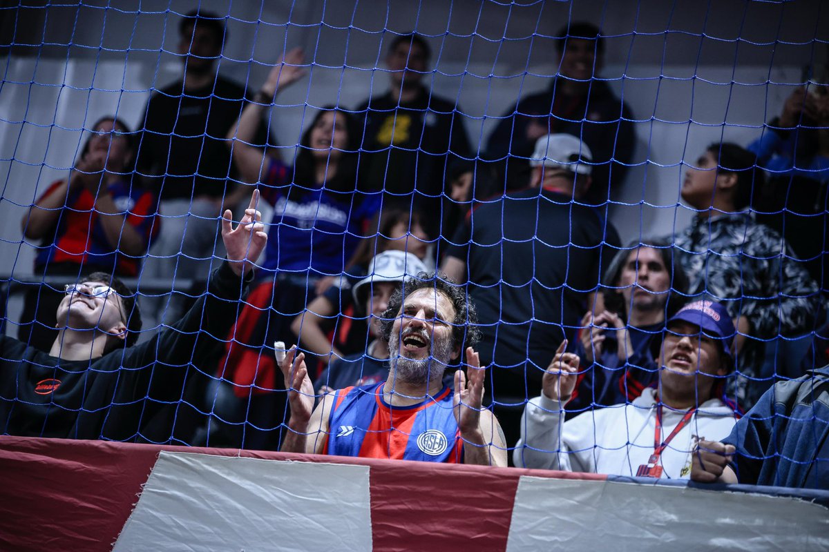 ¡Esta noche a copar el Pando!

#SanLorenzo jugará 🆚 Unión de Santa Fe hoy a las 20.30 en el Poli, por el juego 1️⃣2️⃣ de la <a href="/LigaNacional/">La Liga</a> 

✅ ABONADOS/AS: Ingresan con el QR descargado desde ADN SAN LORENZO.

✅ VENTA PRESENCIAL: desde las 18.30 en el Pando

¡No podés faltar! 🫵🏼