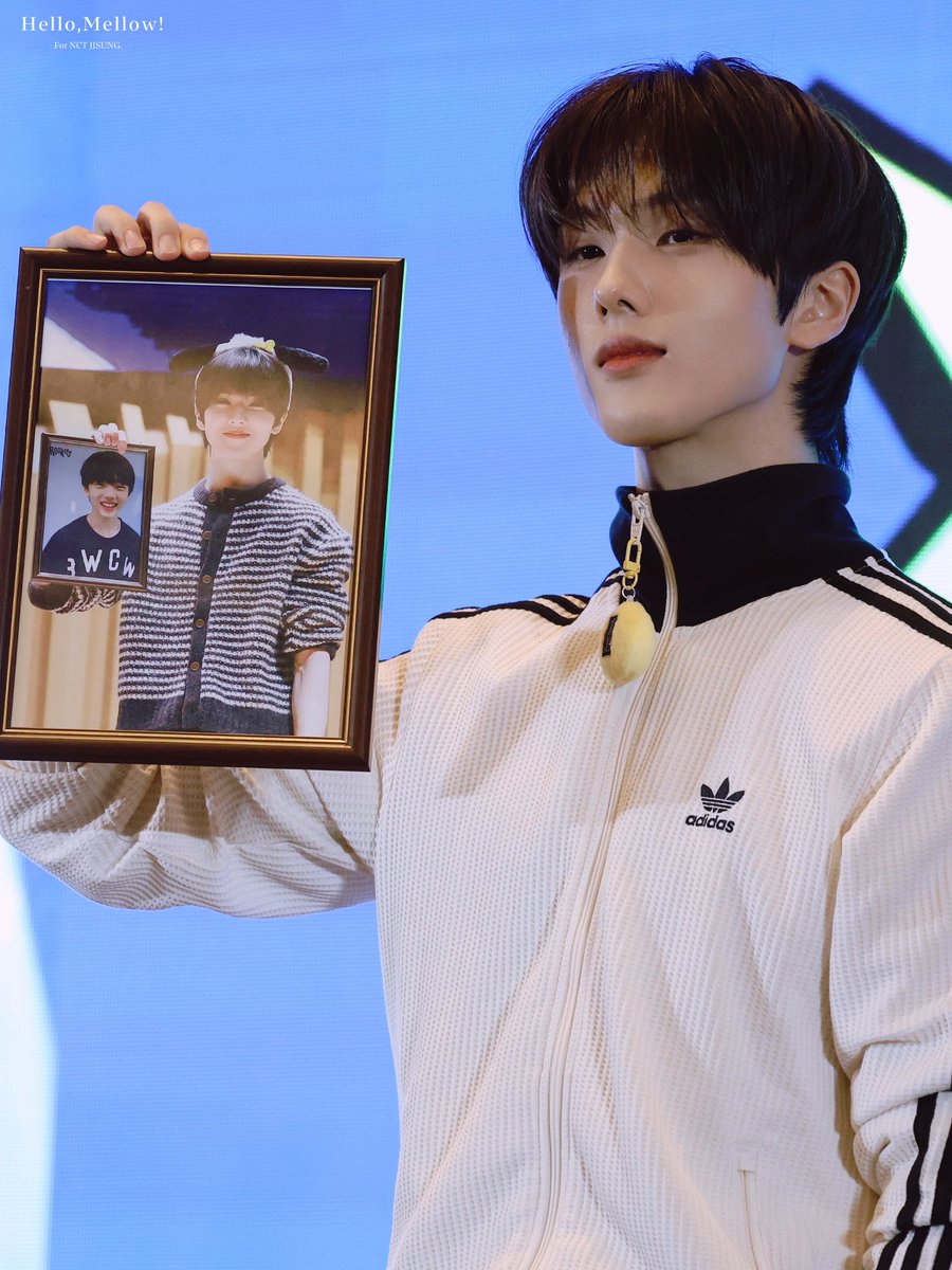 hello_mellow25's tweet photo. 251205 FANME 팬싸

🤨

#지성 #JISUNG #NCTDREAM https://t.co/MAXJMyvq0S