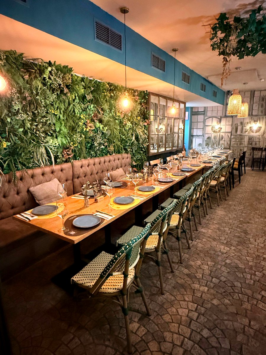 Ayer celebramos la comida de asociados AFA 2025, con ponencia de Alcampo, buen ambiente y nuevas ideas para 2026. Gracias a quienes vinisteis y a los que no pudisteis estar. Seguimos creando espacios para compartir, aprender y crecer como red. ¡Seguimos!