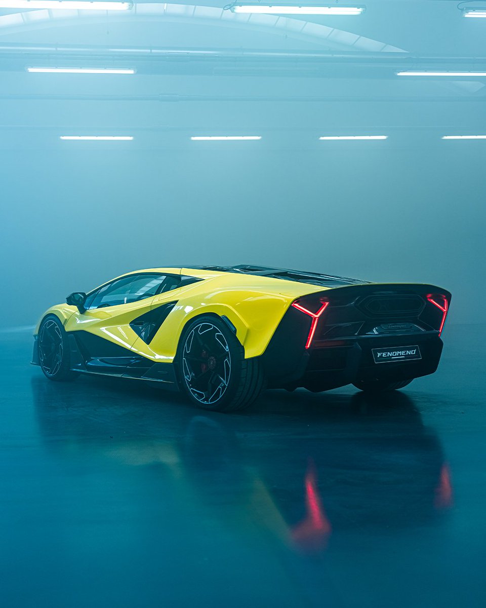 Lamborghini tweet media