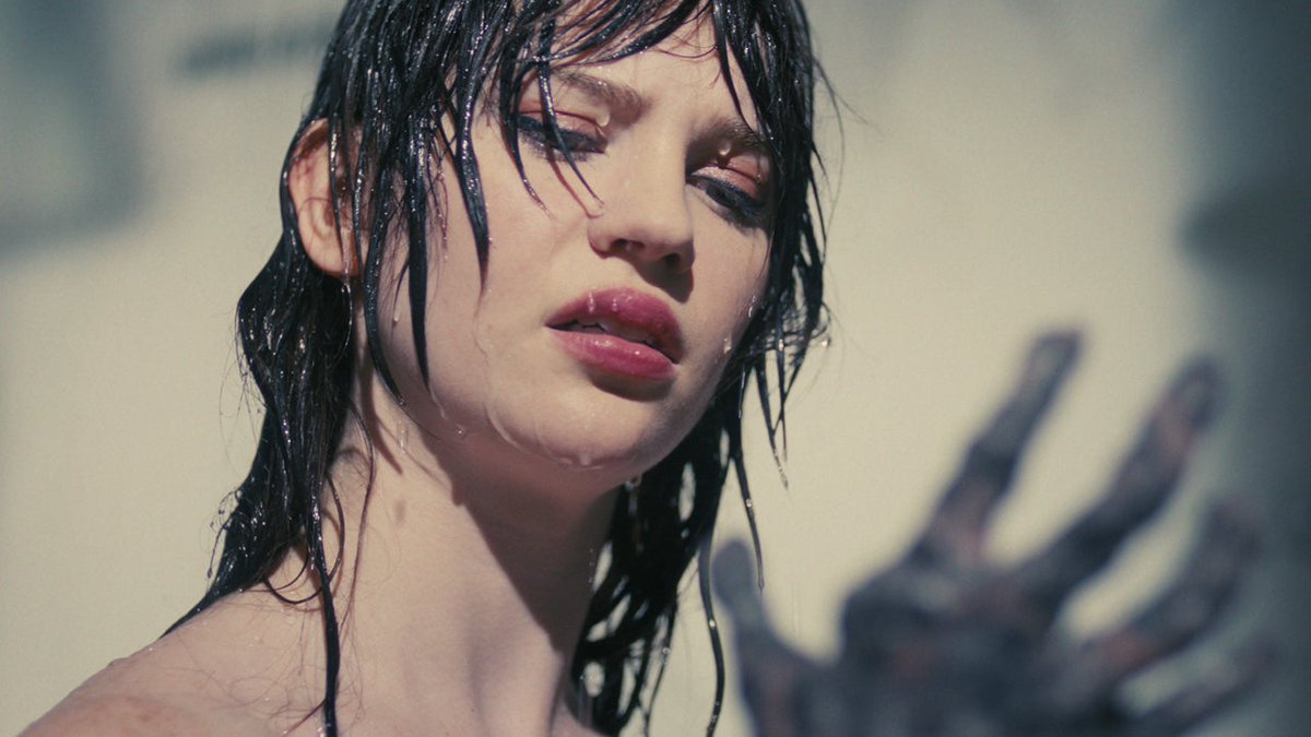 Girlfriend Gone Gonzo!!

Retro Whacked-Out Wacky Horror Film Review on my Blog now @ this link: thequickflickcritic.blogspot.com/2025/12/new-co…

#Companion #robotgirl #girlfriend #partner #scifi #sciencefiction #SophieThatcher #silly #wackywatch #MickJagger #RollingStones #joke #cyber #Robotics #retro