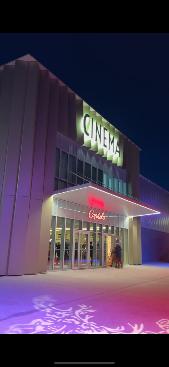 MarvinBeeTweet's tweet photo. Un cinéma tout neuf pour la ville de #MontceauLesMines https://t.co/VAG2sva3Xo
