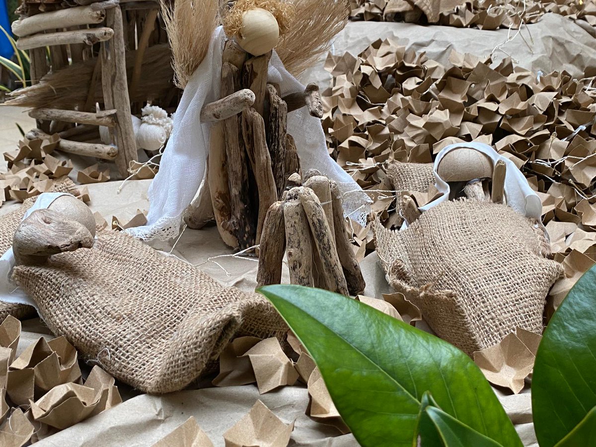 ✨ ¡Inauguración de nuestro #Belén tan especial en Ayuntamiento de Santander!

Personas de nuestros Centros de Día han hecho con sus propias manos este Belén artesanal que hoy ha sido oficialmente inaugurado por nuestra alcaldesa Gema Igual y miembros de la corporación.