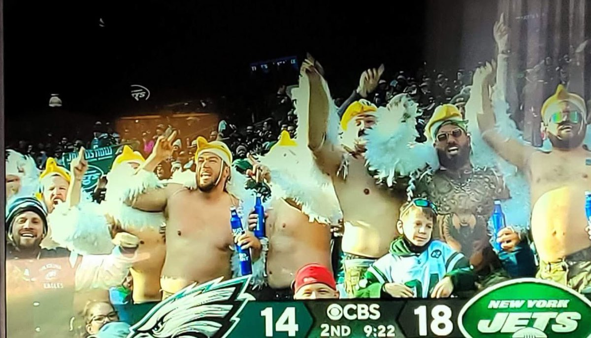 BarFalls's tweet image. When this kid gets older he’s gonna tell his kids a story of why he hates Philly and the eagles and it will all stem back to this