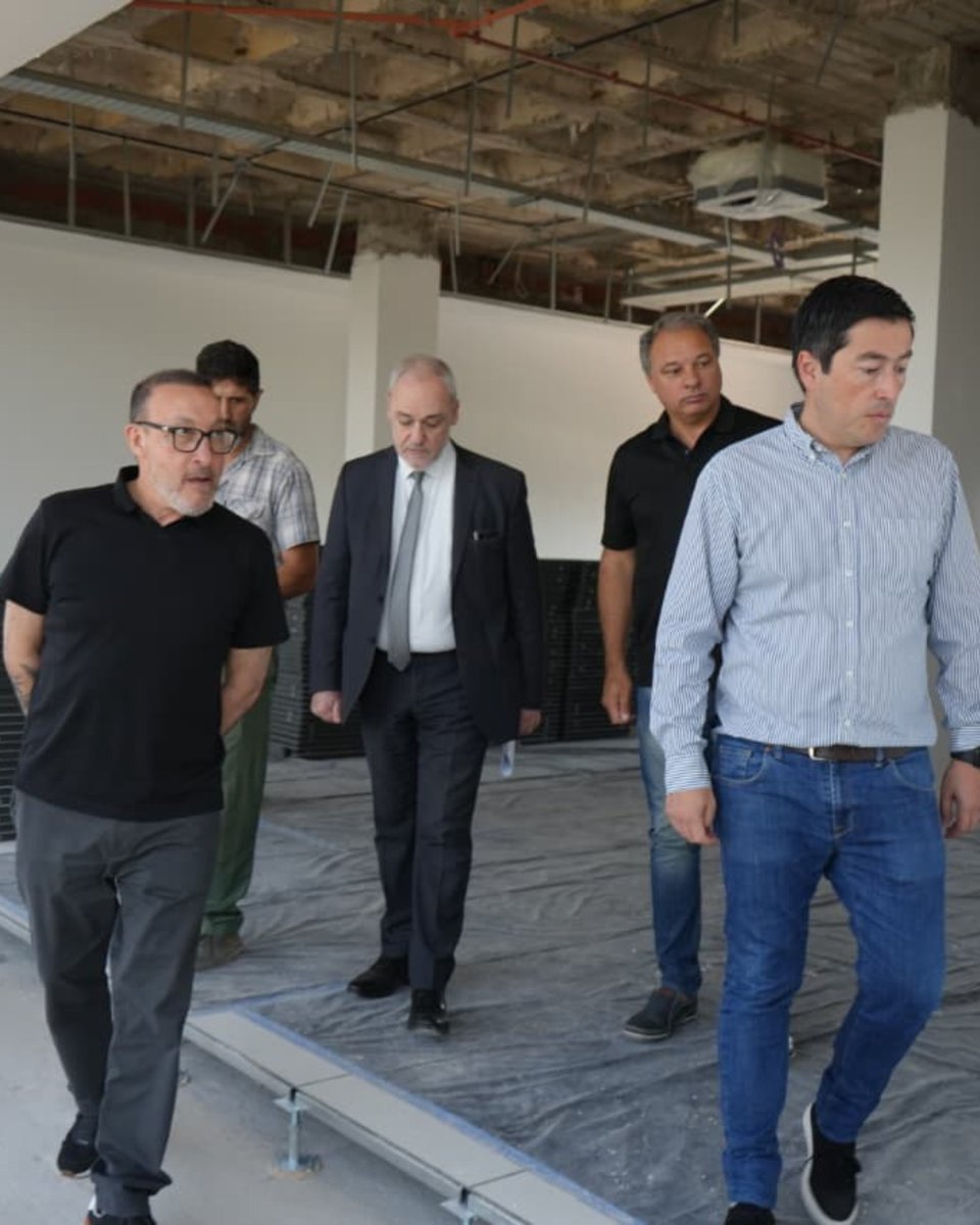 ⚖️🏗️ • Una obra que transforma el acceso a la justicia en toda la región.

Junto al Intendente <a href="/Nardini_Leo/">Leo Nardini</a> , el Dr. Claudio Fede, juez de cámara y presidente de la asociación de magistrados y funcionarios del Depto. Judicial de San Martín, y el Secretario de Planificación del