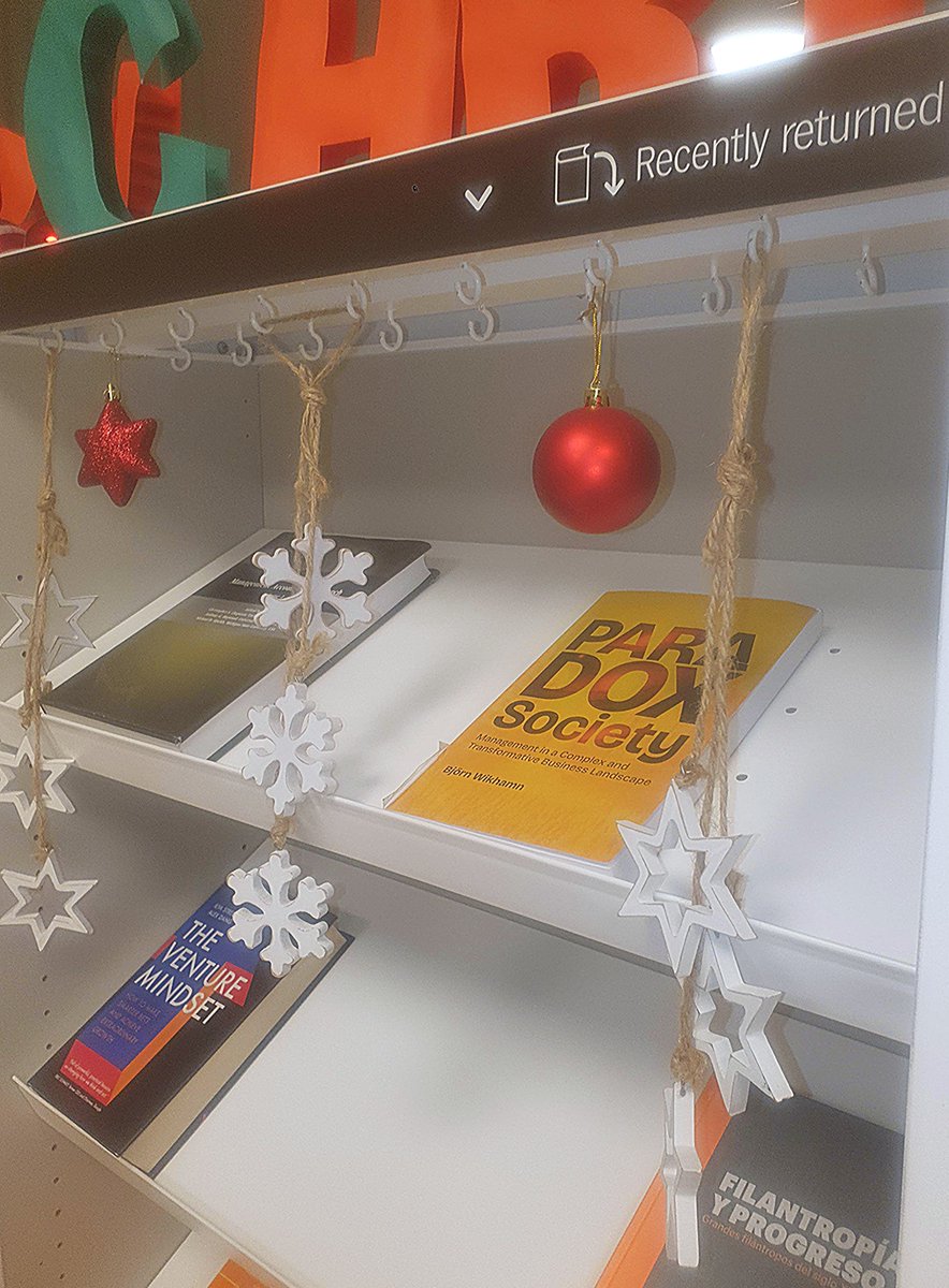 It’s Christmas time at the Library! 
We want to celebrate Christmas with you. 
Come and see the decorations that are tailor-made for book lovers.