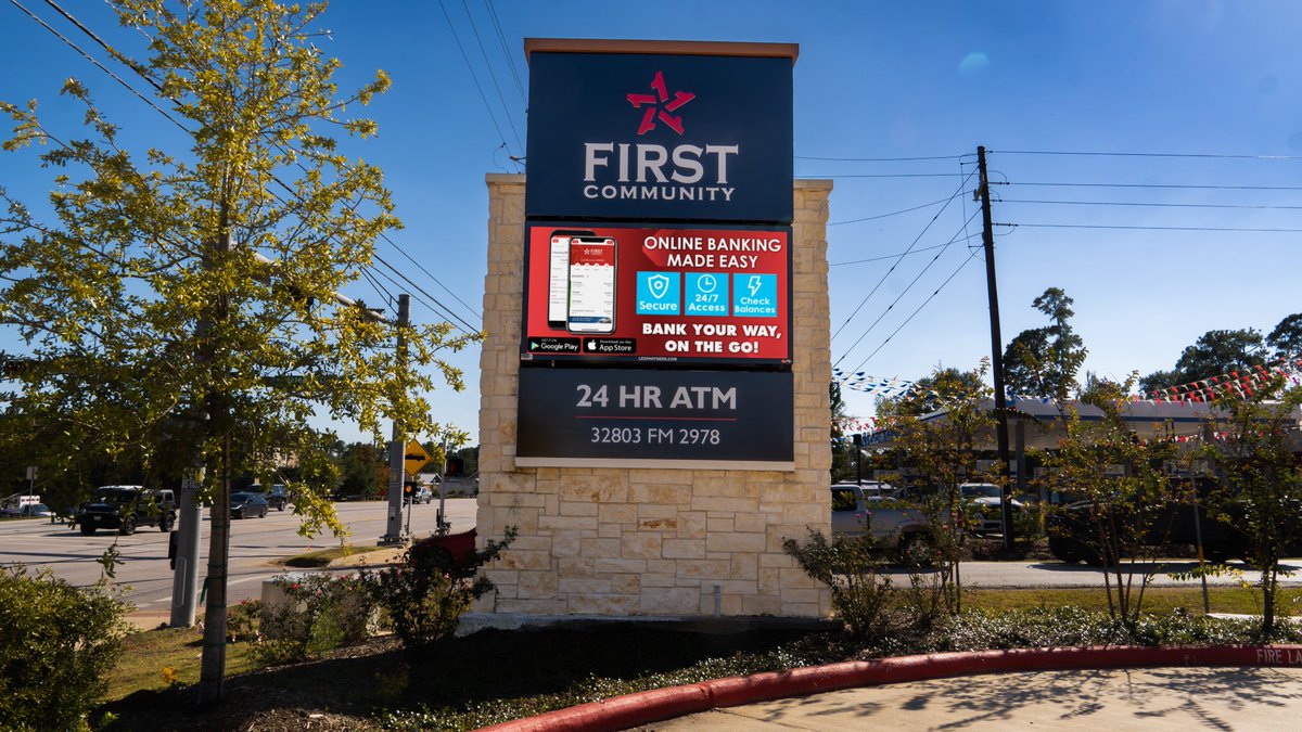 ledpartnershtx's tweet image. The LED marquee at @FirstCommCU  – Magnolia shines bright ✨—helping share updates and strengthen their connection with the community. Proud to partner with FCCU across multiple Tomball &amp;amp; Magnolia locations!

👉 LEDPartners.com

#LEDPartners #FCCU #LEDMarquee