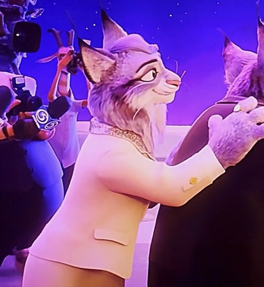 Kitty Lynxley is gorgeous look at her side profile y’all. She’s so beautiful 😭