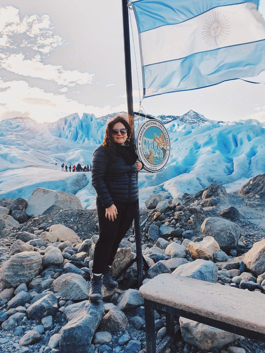 MemiDS's tweet photo. #sefuelarga glaciar y bandera https://t.co/rpSUTXuhPx