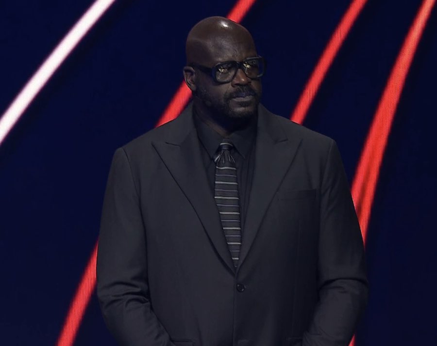 🚨🚨🚨🚨🚨🚨🗣️ شاكيل أونيل: 

تعرف ما الذي يسمّونني به في عالم كرة القدم؟

دافيد بلاكهام.