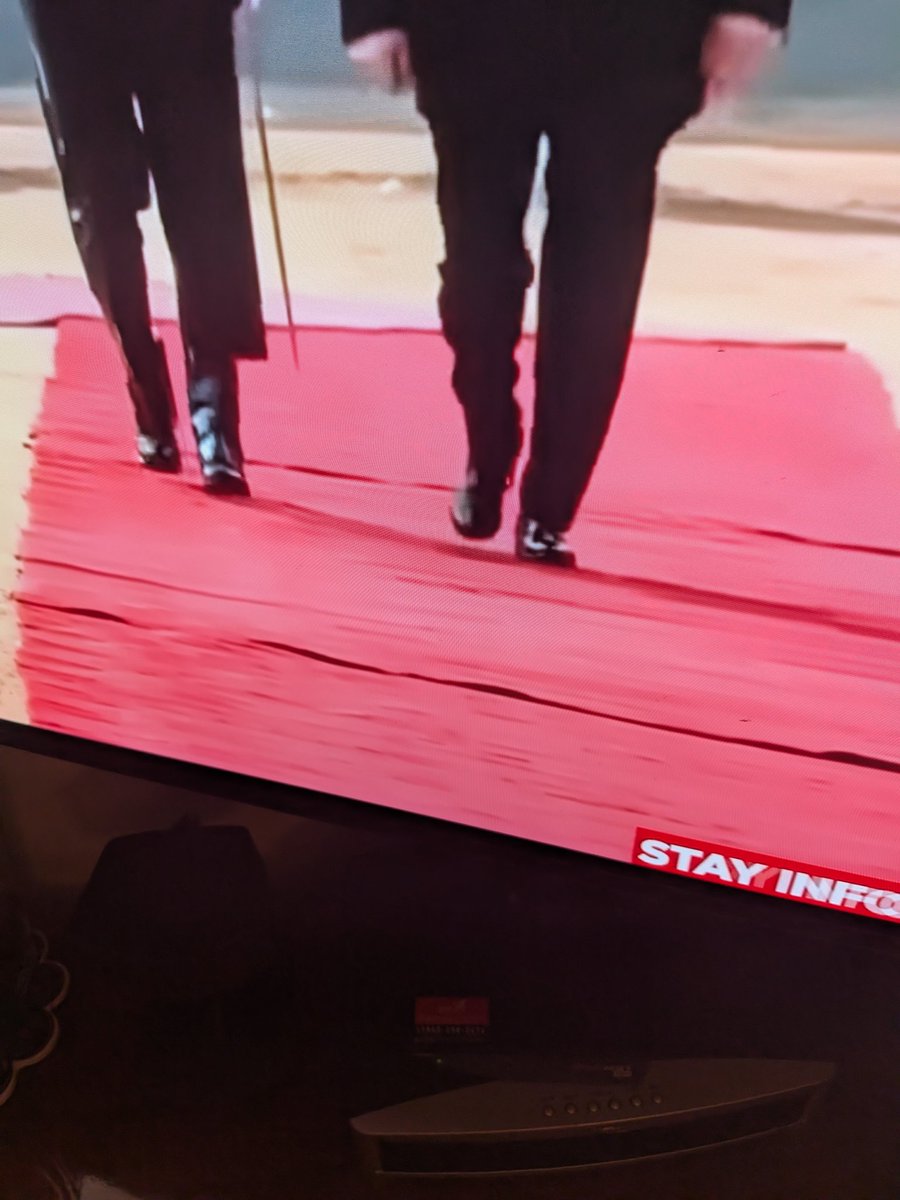 Broufus's tweet photo. Just saw this Putin red carpet event in India.
This is so embarrassing, a 4 trillion economy cannot afford a decent carpet for an important dignitary?
Shameless people. https://t.co/Rq4NBh9Car