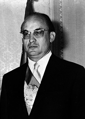 MuseoPresidente's tweet photo. 5 de diciembre de 1970.- A unos días de haber asumido el cargo, el Presidente Luis Echeverría visita #CuatroCiénegas, #Coahuila, desde donde anuncia la creación de la Comisión Nacional de Zonas Áridas. Informa que aplicaría en su régimen la cantidad de $3,291 millones. https://t.co/bQkJcp3utE