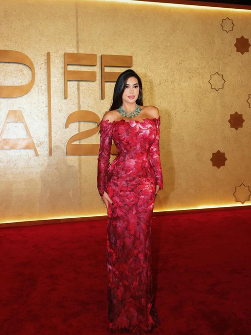 من بينهن ياسمين صبري.. نجمات بإطلالات مشرقة بألوانٍ زاهية تودّعن العام بأسلوب نابض بالحياة بعيدًا عن طابع الخريف. شاهدي أبرز الإطلالات وشاركينا: أي إطلالة نالت إعجابكِ؟ 