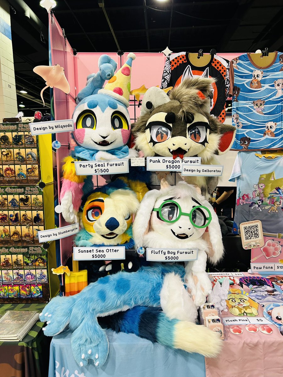 I am live at #MFF2025 with fursuits!! Come stop by and take a look!
