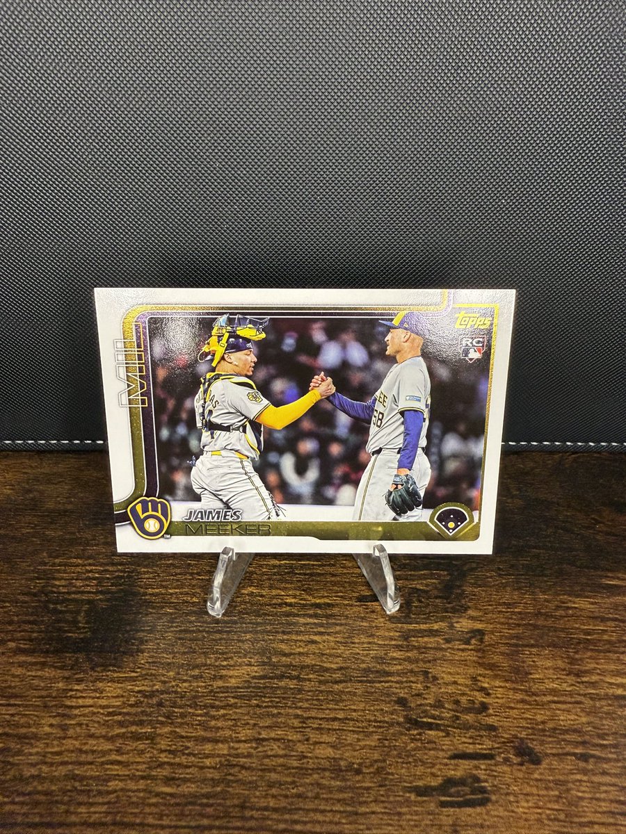 BlomNFT's tweet photo. Why does a pitcher with 1 career IP in 2024 have a golden mirror in 2025 update? 😂 @CardPurchaser https://t.co/oDCMmISOL0