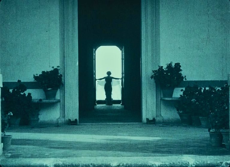 𝐂𝐢𝐧𝐞𝐦𝐚 𝐨𝐟 𝐭𝐡𝐞 𝐔𝐧𝐬𝐞𝐭𝐭𝐥𝐢𝐧𝐠 tweet media