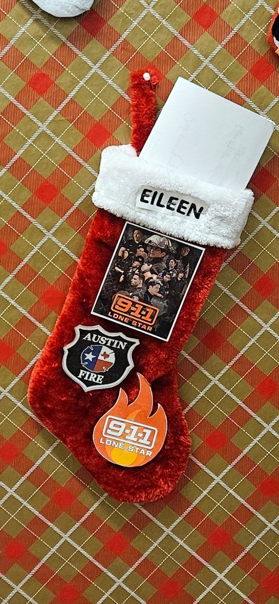 EileenMBreeze's tweet photo. Representing the 126 at work....and everywhere I go! 🧡🔥🤗♥️ 
#911LoneStar #126forever #ForeverFriends https://t.co/Cm7AJQQJ2I
