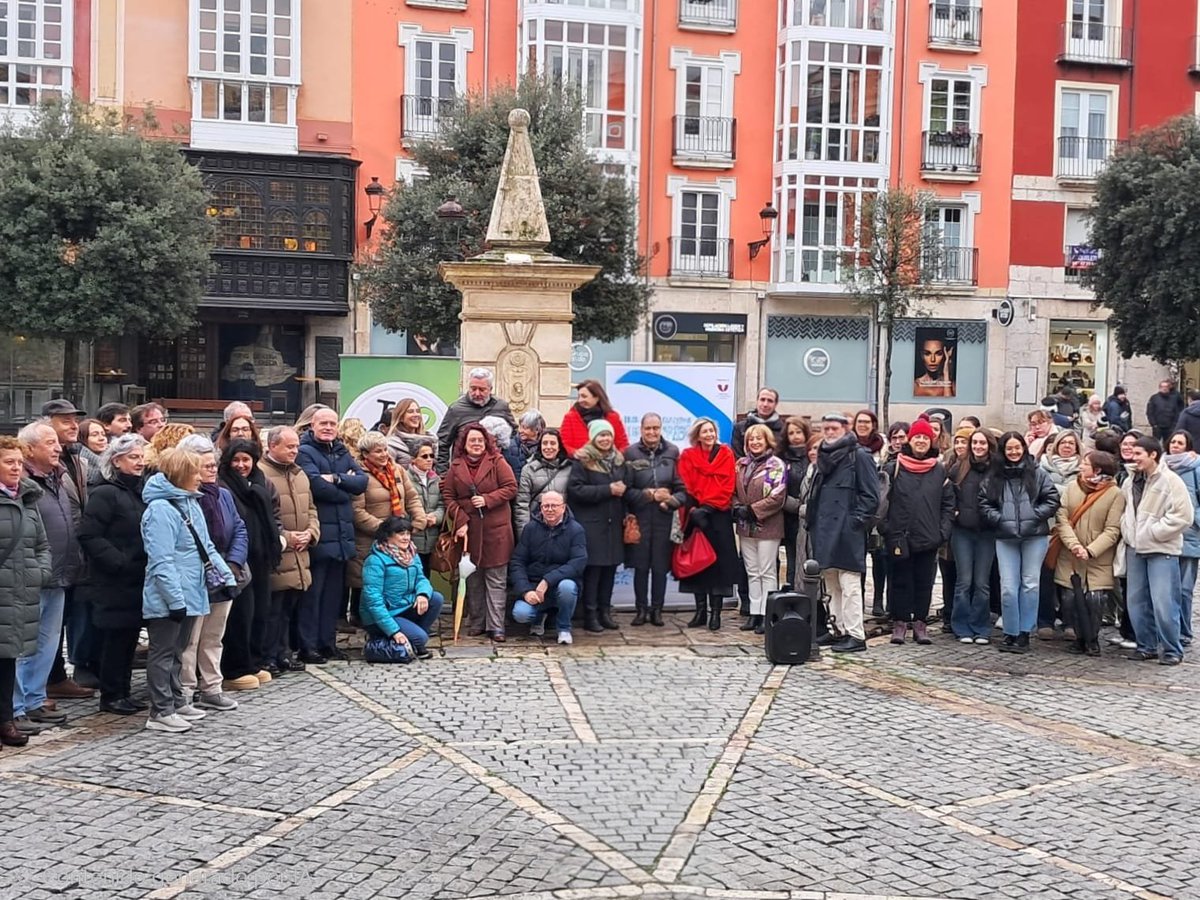 SanPabloBurgos's tweet photo. Hoy hemos participado en el acto oficial del Día Internacional del Voluntariado, una jornada para poner en valor el trabajo y la dedicación de todas las personas que hacen posible que nuestro club llegue más lejos 🫂

Gracias a toda la familia de #VoluntariosSPB, hoy y siempre 💙 https://t.co/ydQ8qqWU6m