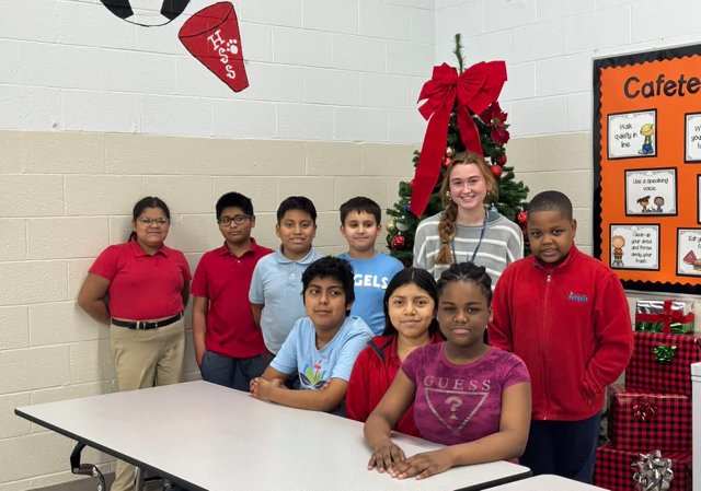 annunciationhss's tweet photo. Miss Lizzie has spent this semester as the junior high cadet teacher from USI in Mrs. Page’s class. We are so blessed and appreciate her help. She will make a great teacher! https://t.co/JzcClcEIbt