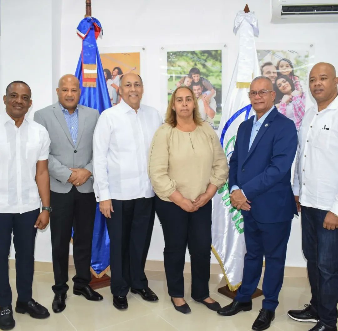 ¡Abrimos las puertas de nuestro nuevo local, oficina de atención al usuario en San Cristóbal!

Nos complace anunciar la apertura formal de nuestro nuevo espacio, diseñado para brindar una atención de calidad y cercana a nuestros afiliados en la provincia San Cristóbal.