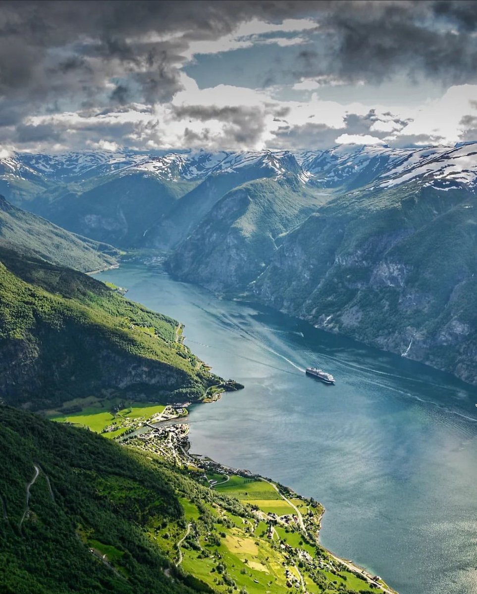 ScandinavianAE's tweet photo. Aurland, Norway 🇳🇴 https://t.co/rIUbUHKquy