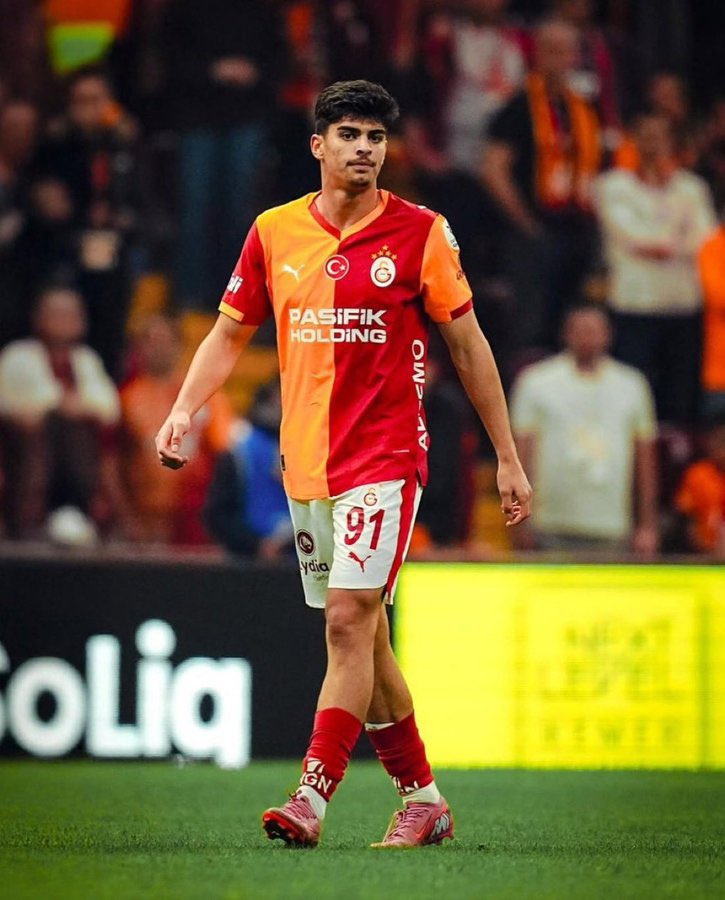 oziloji19's tweet photo. Arda Ünya’dan da bişey olmayacak anlaşıldı yol verin gitsin. https://t.co/HsCEwj6F96