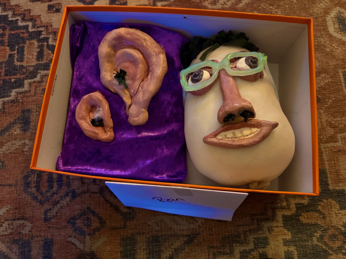 Ik kreeg mijn evenbeeld. Plus nog wat selectief luisterende oren voor diverse situaties 😎 #surprise.