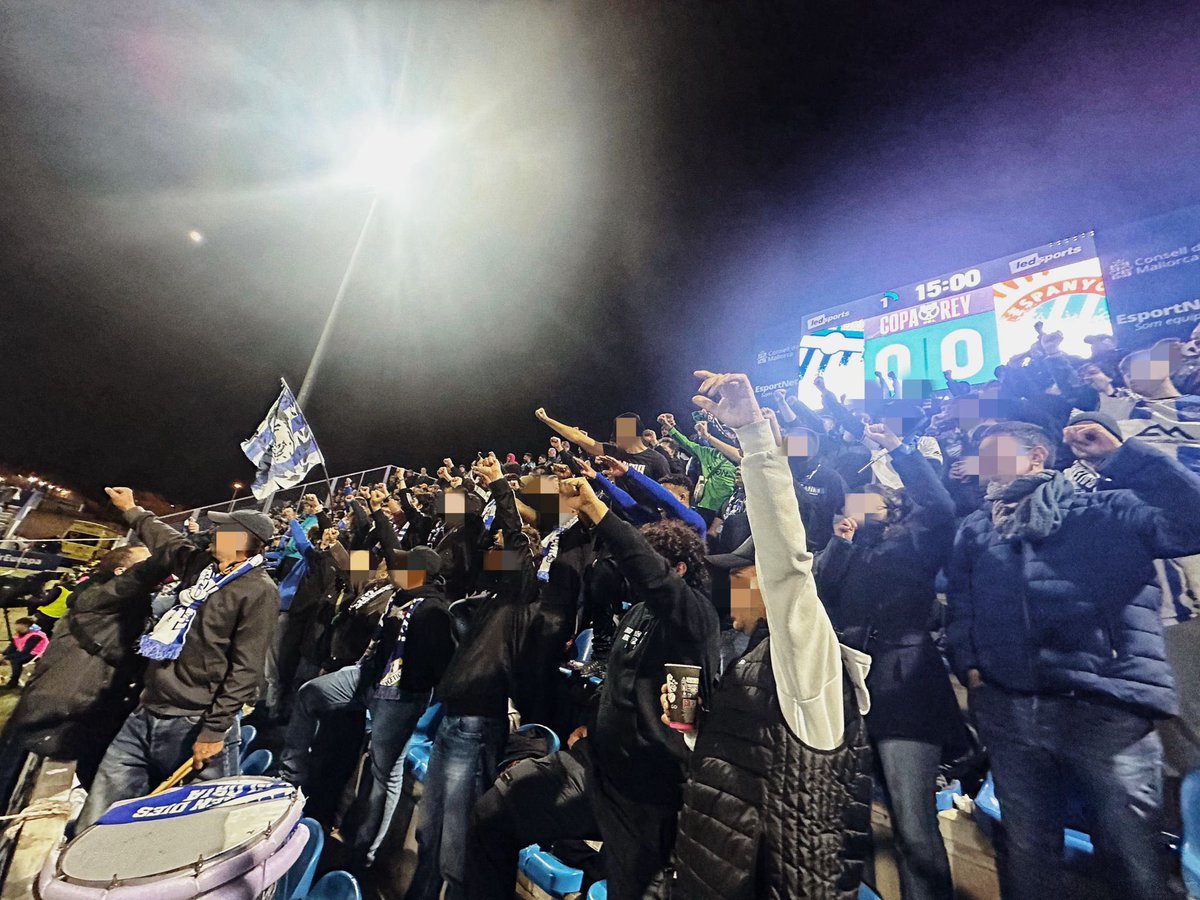 A la Grada, al camp i on faci falta…

MAI FALLAREM!