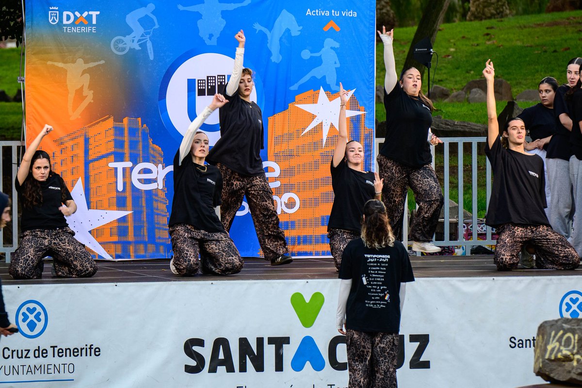 DXTenerife's tweet photo. El Parque de La Granja en Santa Cruz #SCTF acoge a esta hora un nuevo encuentro #TenerifeUrbano para jóvenes amantes de los deportes urbanos
#bmx #skate #calistenia #parkour #danzasurbanas #basket3X3
‼️Te esperamos hasta las 21:00 horas
✅ Entrada libre
#ActivaTuVida https://t.co/wAexE0mOOV