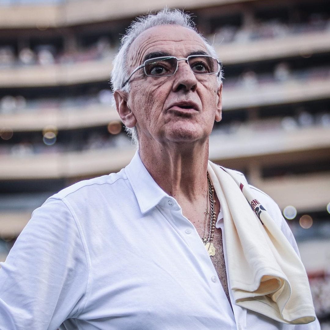 Siempre fue por plata. Si la cabeza se pone así de caprichoso q se espera. Anda nomás. Gracias por todo, pero nadie por encima del club.