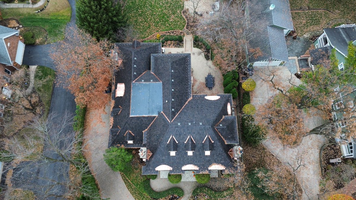 Shake Guys installed a new Brava Synthetic Cedar Shake Roof including Custom Copper Accents and Snow Guards on this majestic Hinsdale, IL home! The tile color is called Weathered. 🏠Phenomenal Job Team!💯🫡🏆

🖱Learn More about Brava>> shakeguys.com/brava/