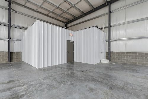 CCC45227's tweet photo. CCC recently completed a new 10,000 SF office/warehouse in Springboro, OH. Your facility should be built to  your business needs, and we do that everytime. Ck out more https://t.co/j4uAqgqvHU #industrialconstruction #generalcontractor #commercialconstruction https://t.co/pQePBpiJnT