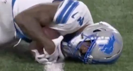 carteradams68's tweet photo. @Rate_the_Refs Nose of the ball hits before possession is gained, ball is then jarred out of his hands. 1000% not an interception, but cowboy already lost the game when this play occurred. https://t.co/CzfYL7MYZN