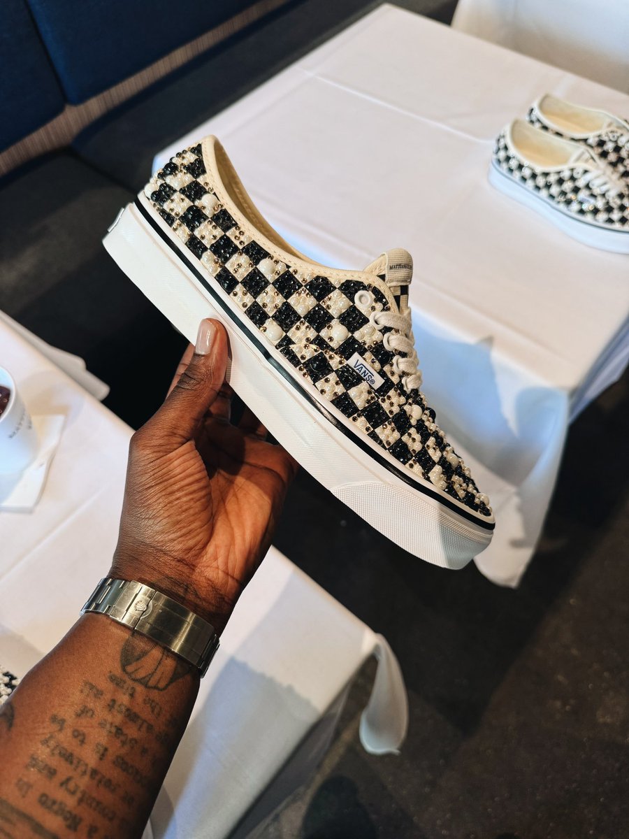 Finessi-son tweet media