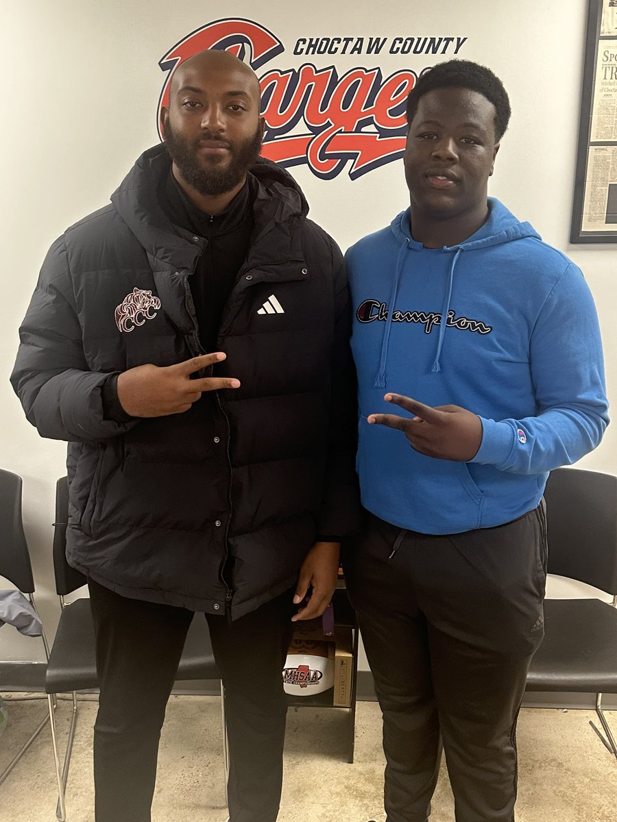 Vez Holman tweet media