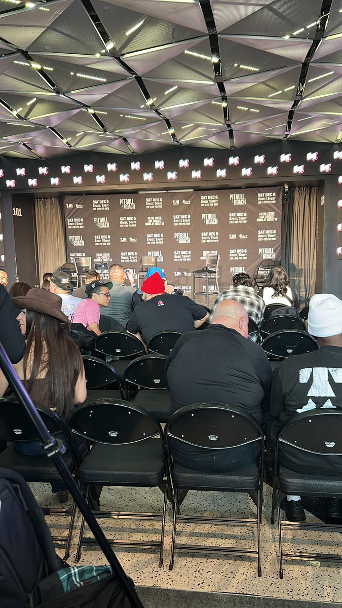 Got in early enough for the weigh in 
#PitbullRoach