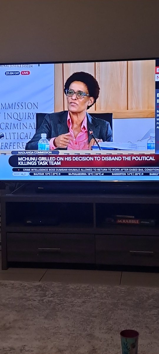 Pummie12's tweet photo. #MadlangaCommision
My lady fights to the end. I love her. It's 21h05 and she be like yhiza Ngcukayitobi https://t.co/M56JoXFOBc