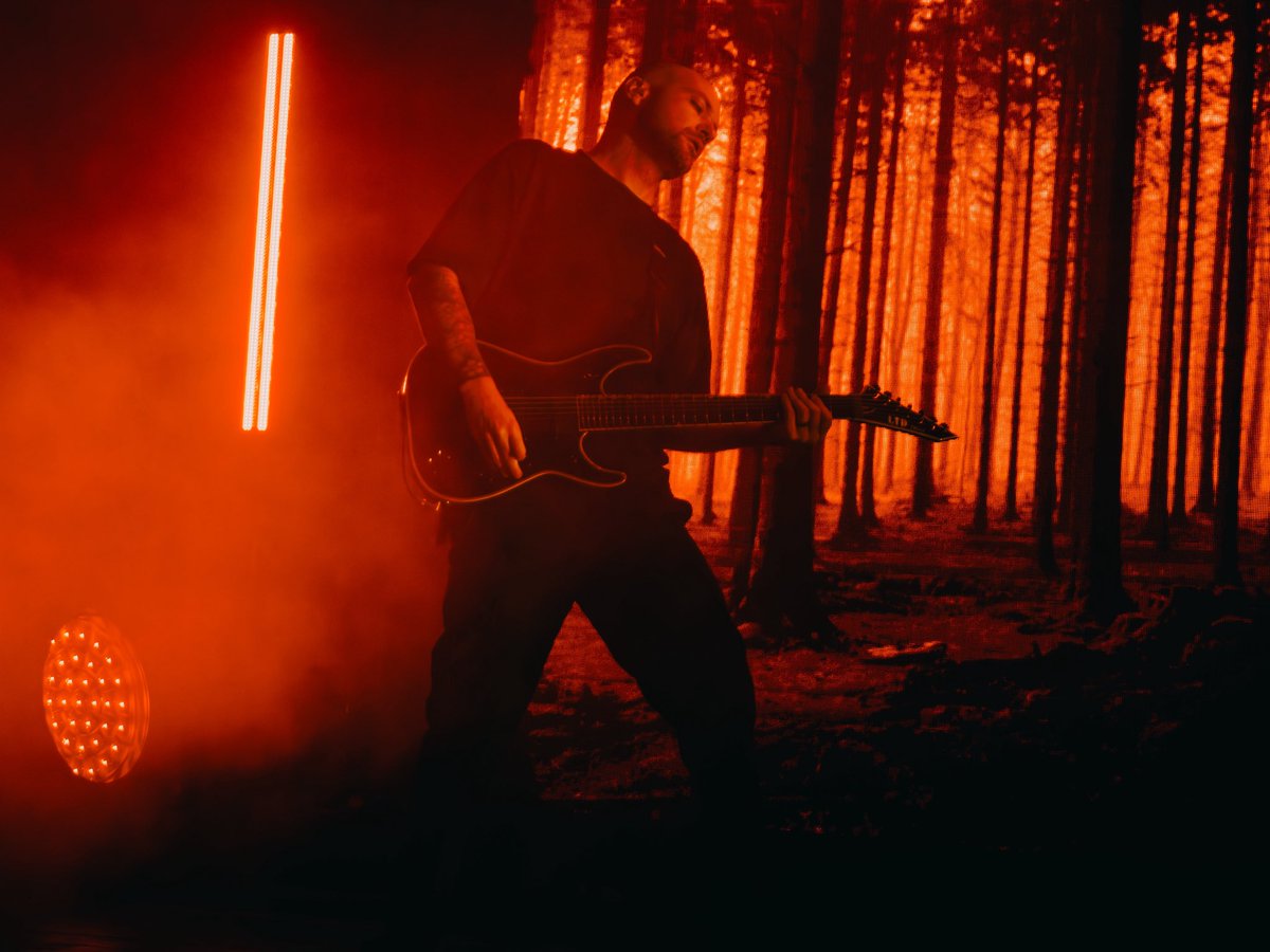 Sing loud for the lonely god. 

<a href="/fitforaking/">Fit For A King</a>, Orlando.