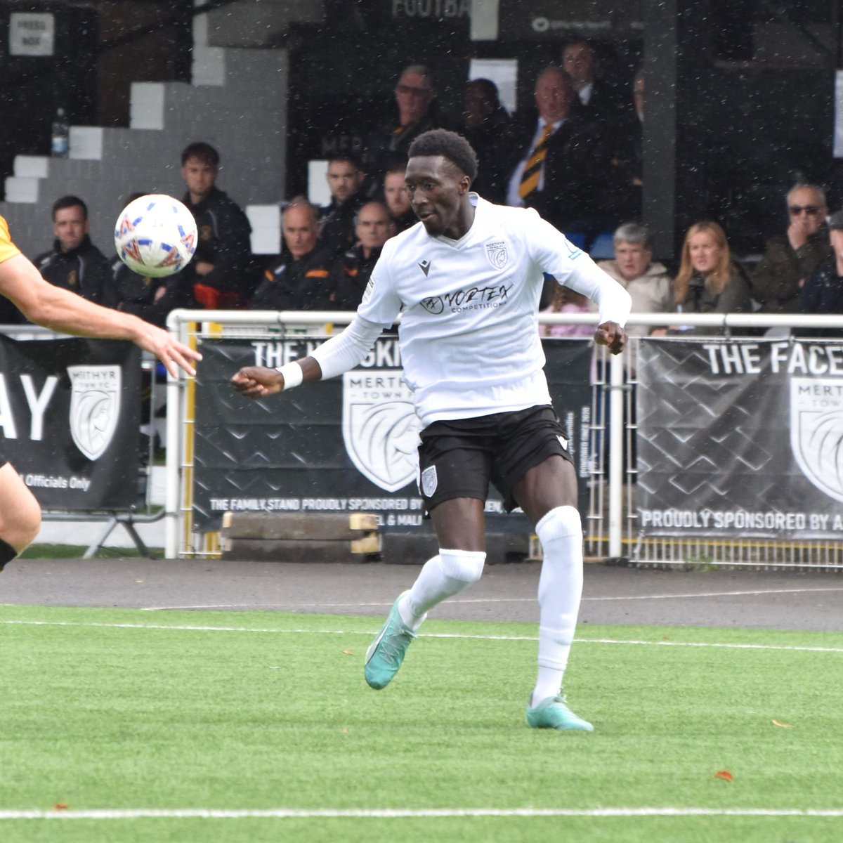 Yate Town FC tweet media