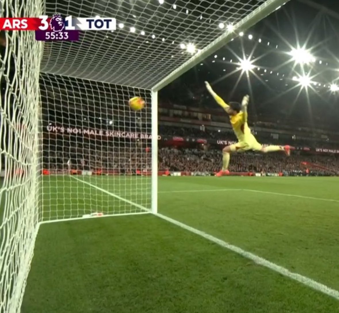 Opresii's tweet image. Benjamin Asare when Modric plays a cross