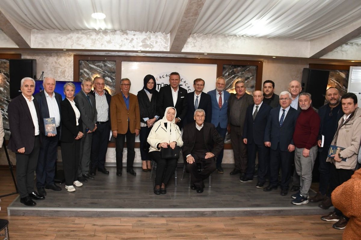 turkiyebsd's tweet photo. Türkiye Bosna Sancak Derneği olarak Prof. Dr. Ayhan Olcay’ın kaleme aldığı “Koferdeki Besa: Peşter Platosu’ndan İstanbul’a Yolculuk” kitabının tanıtım programını bugün derneğimizde gerçekleştirdik. https://t.co/HkzuoTc4FD