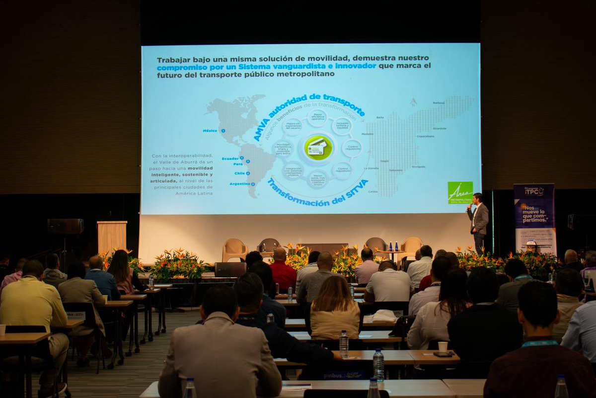 En el Congreso Internacional de Transporte Público Colectivo, compartimos la apuesta por el Sistema Inteligente de Transporte como estrategia para transformar la movilidad de nuestro Valle de Aburrá. 💚💙