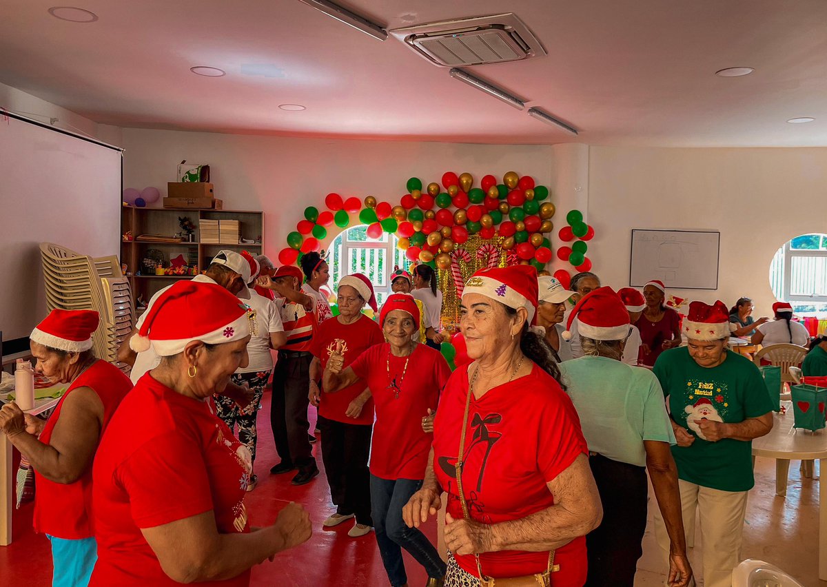 MagdalenaGober's tweet photo. ¡Otro Resultado de la continuidad en el Magdalena! En el Centro de Vida de Guamal, nuestros adultos mayores encendieron las velitas que marcan el comienzo de la Navidad. 

Desde este Gobierno Popular, seguimos atendiendo a los adultos mayores y trabajando por una vejez digna. https://t.co/9UFRy4lbsK