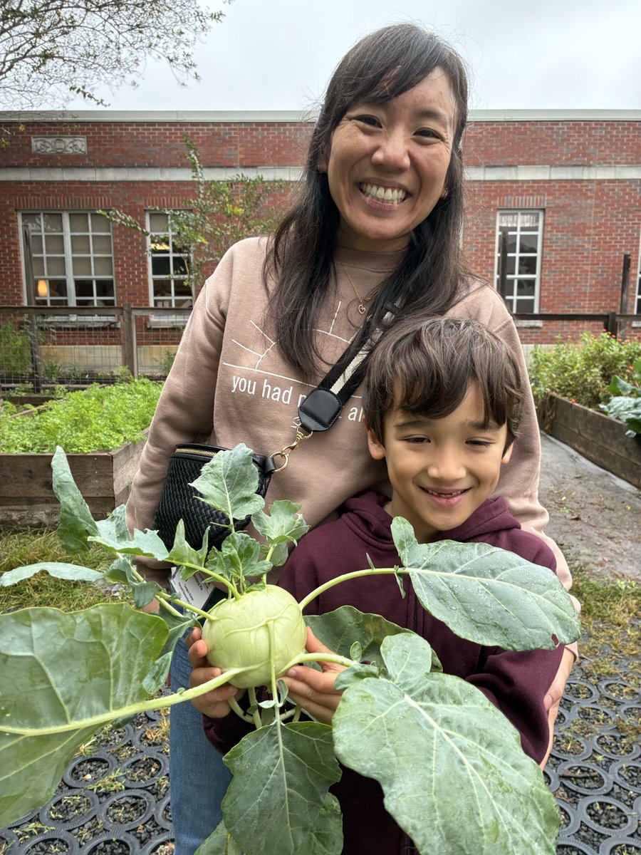 Angela Hoang tweet media