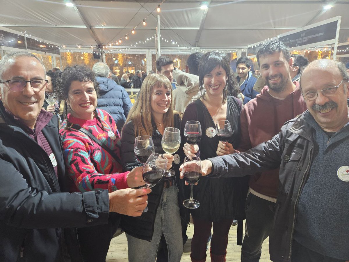 EH Bilduko kideok egon gara <a href="/gasteizon/">Gasteiz On</a>|ek antolatutako #ardoaraba2025 irekiera ekitaldian.

Guk, Arabako ardoa!🍷