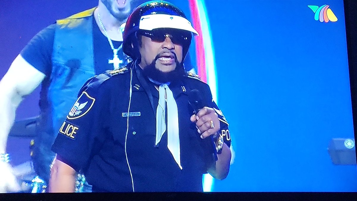 Te sientes viejo cuando el policía de Village people ,ya parece más transito de Guadalupe #FIFAWorldCup