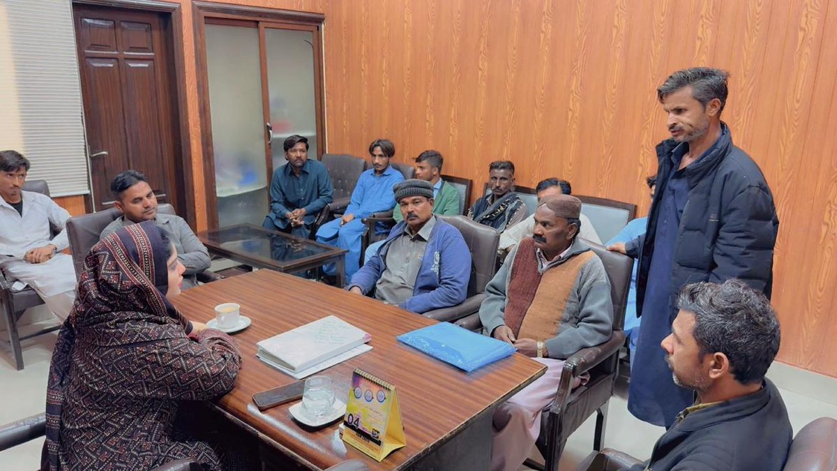 پاکستان پیپلز پارٹی یوسی 122، پی ایس 63 سے تعلق رکھنے والے پاکستان پیپلز پارٹی شہید بھٹو گروپ کے کارکنان اور عہدیداران نے پاکستان پیپلز پارٹی میں شمولیت اختیار کر لی۔

پیپلز پارٹی شہید بھٹو گروپ، لطیف آباد کے نائب صدر نعیم خان نے اپنے ساتھیوں کے ہمراہ چیئرمین پاکستان پیپلز پارٹی