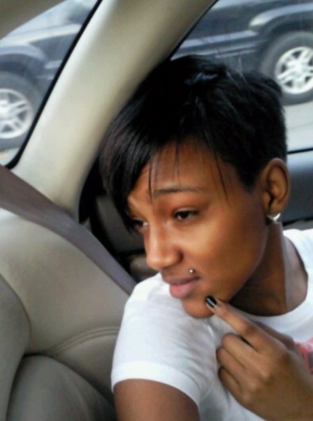 LexxxxxD's tweet photo. This the exact photo I took to the shop to get my hair cut like rih in 2009! haha 😭 https://t.co/yoAx5dDNPn