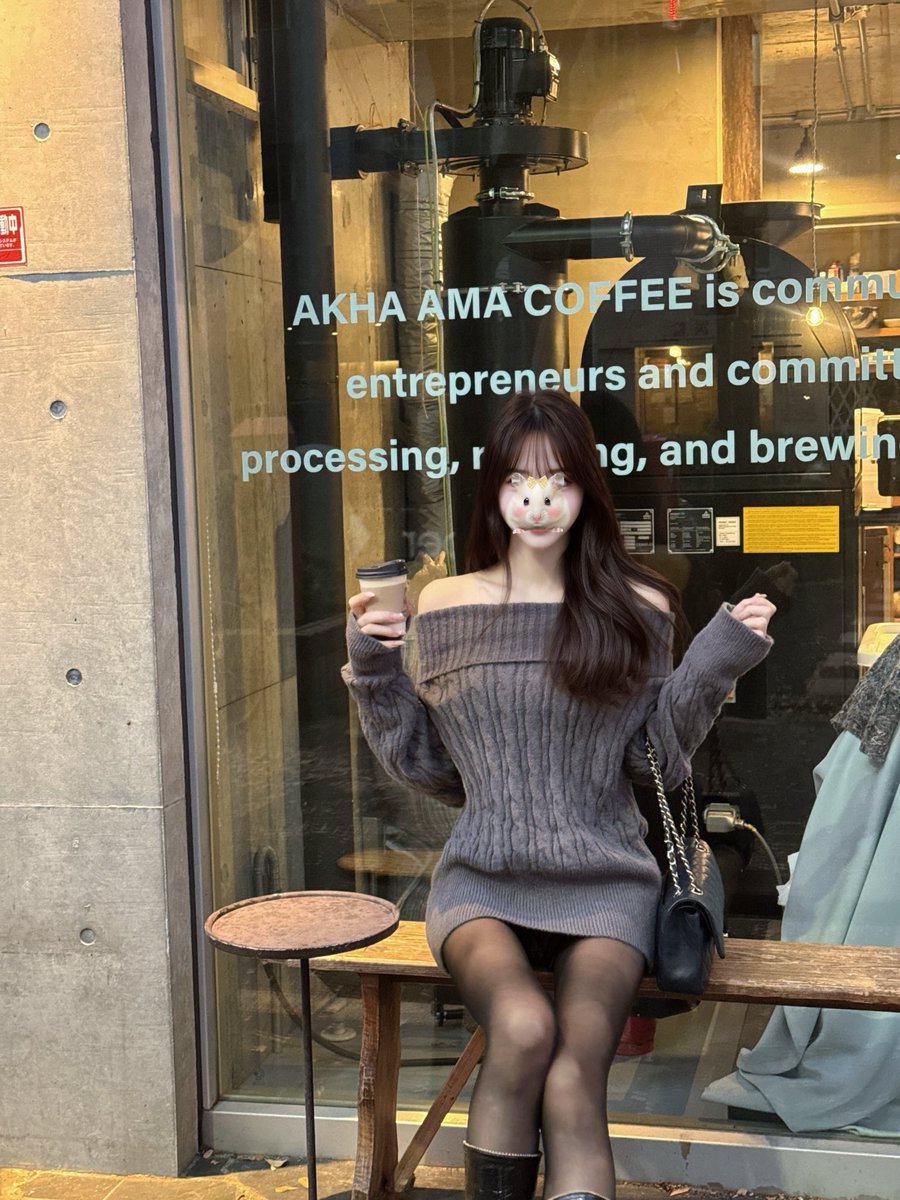 nekonookome's tweet photo. 冬にオフショル着たい全女子チュチュアンナのこれ買って。上着なくても耐えられた最強 https://t.co/SGpWJ0T5ZV