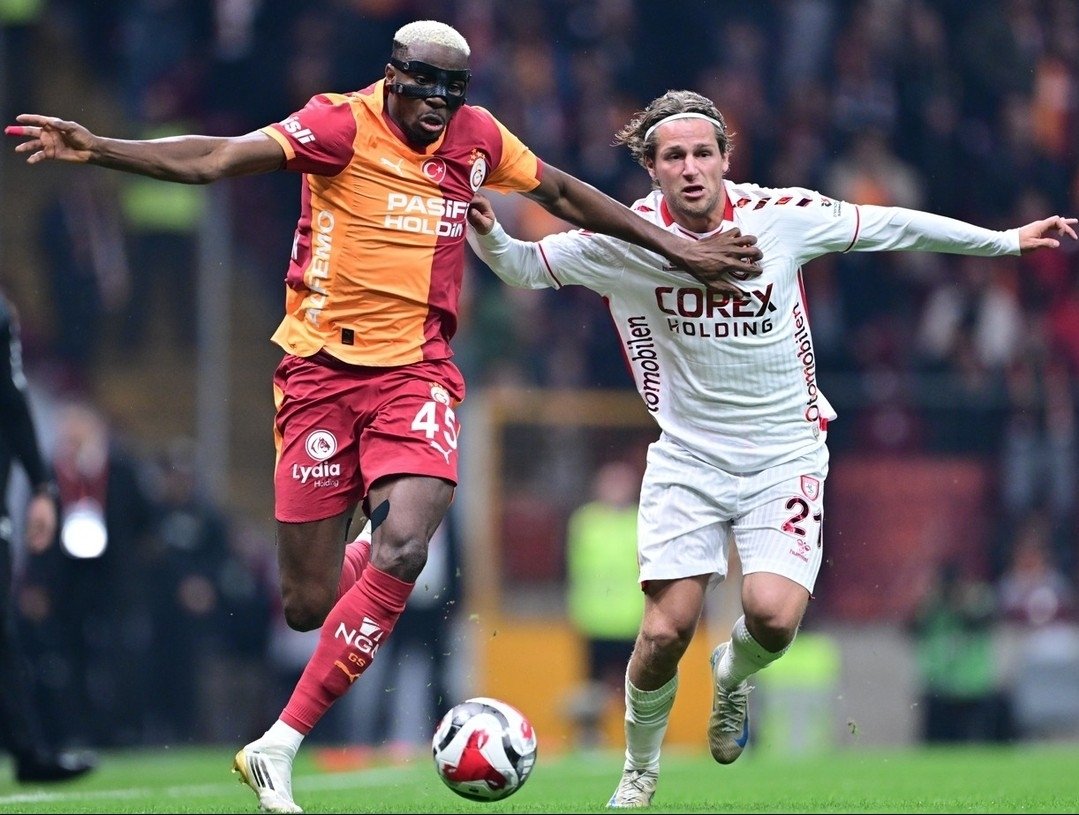 PoojaMedia's tweet photo. With his brace tonight, Osimhen is just 2 goals shy to hit 50 goals for Galatasaray in less than 2 years 🔥🇳🇬 https://t.co/neFFrIGfgJ